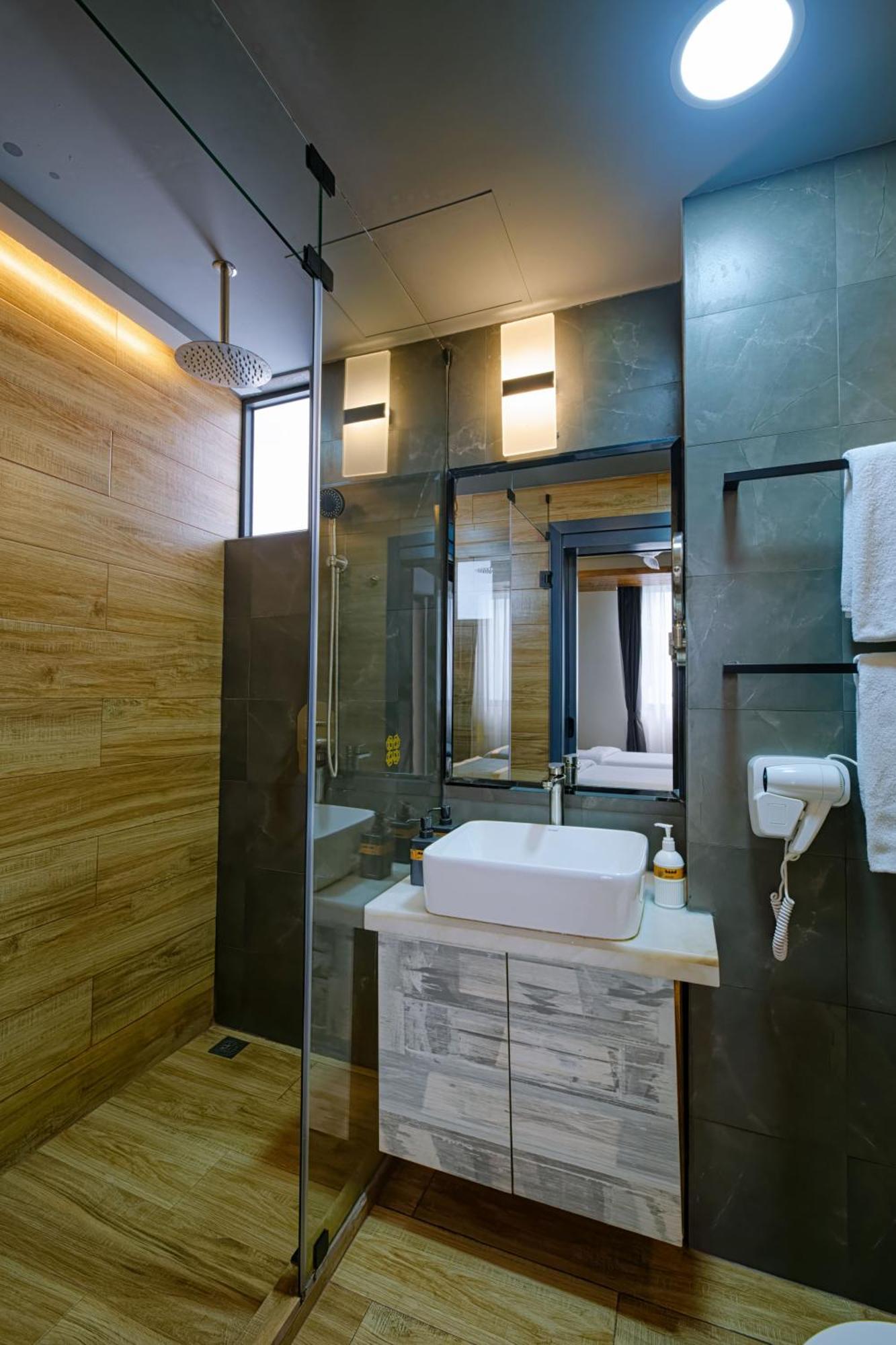 H78 Veli Hotel Hulhumale Exterior photo